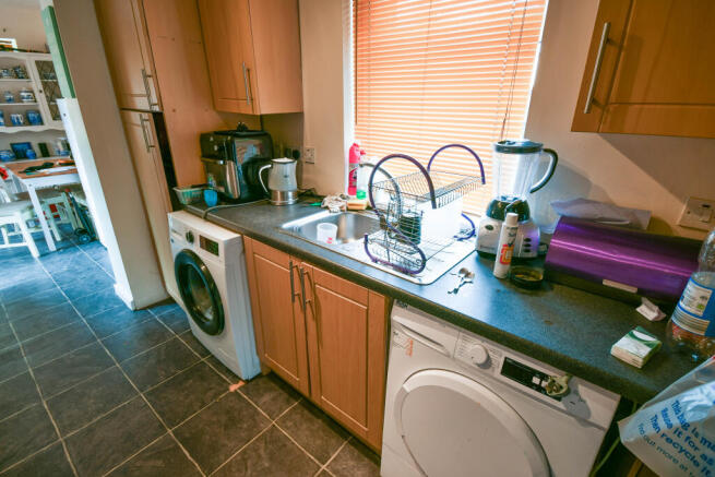 2 bed Semi-Detached for sale Image 6