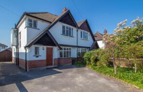 Grey Timbers, Long Lane, Upton, Chester CH2 1JG