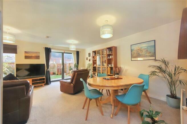 Lounge/Dining Room