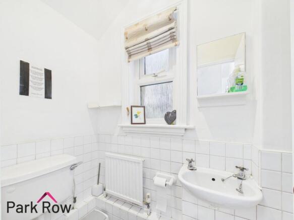 3 bed Terraced for sale Image 7