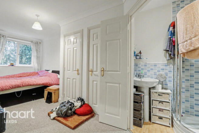 2 bed Apartment for sale Image 8