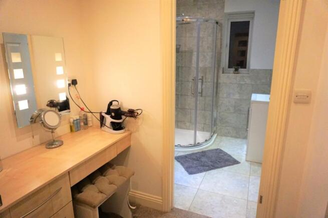 Master En-suite