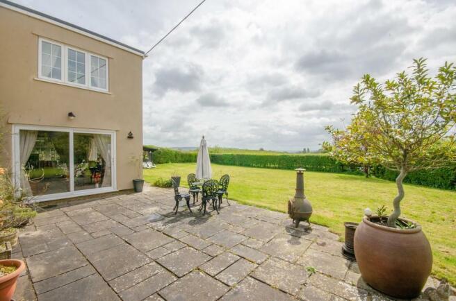 Rear garden pic 2.jpg
