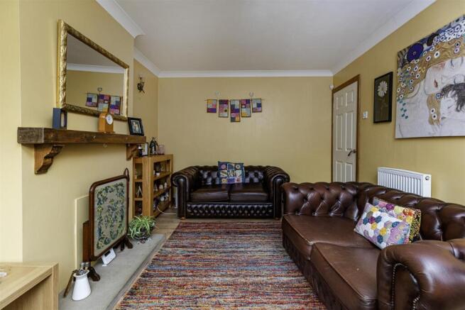 3 bed Semi-Detached Bungalow for sale Image 5