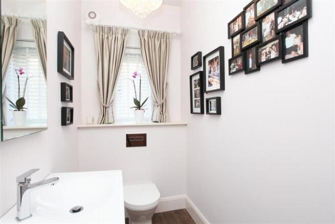 Cloakroom/wc