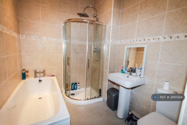 2 bed Flat to rent Image 4