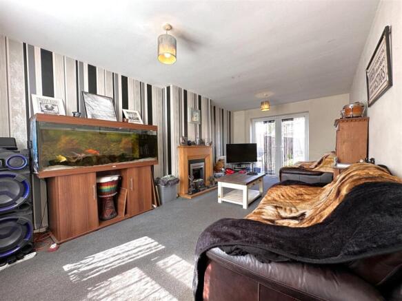 Generous Living Room 743