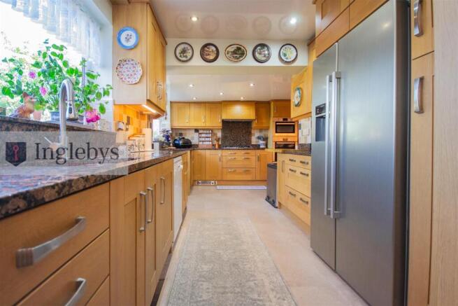 3 bed Detached for sale Image 10