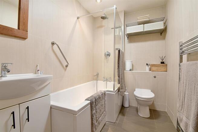 Bathroom.jpg