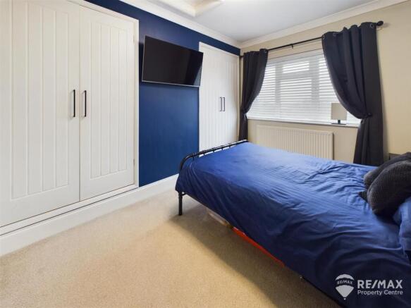 Bedroom 1.jpg