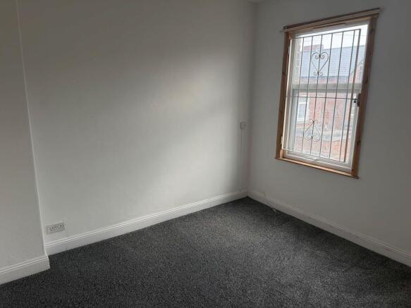2 bed Terraced to rent Image 7