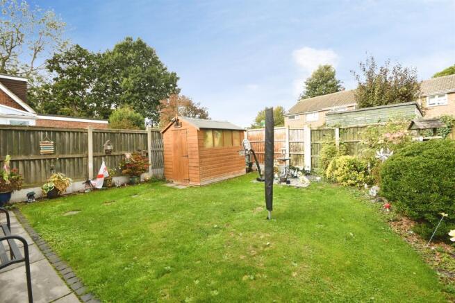 Braziers Close, Galleywood, Chelmsford photo 3