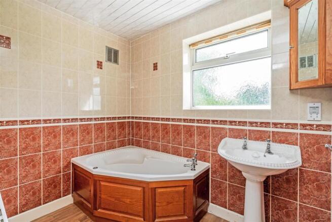 113 Ferndown Road-2_lo.jpg