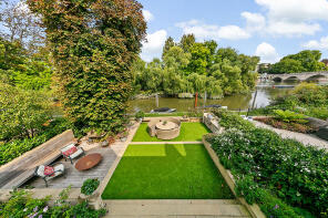 2, The Moorings, Willoughby Road, Twickenham TW1 2QG