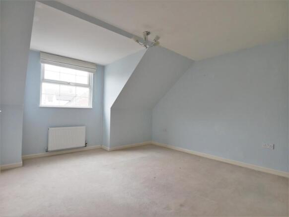 bedroom 1.JPG