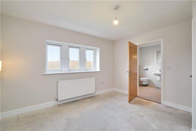 4 bed Detached for sale Image 9