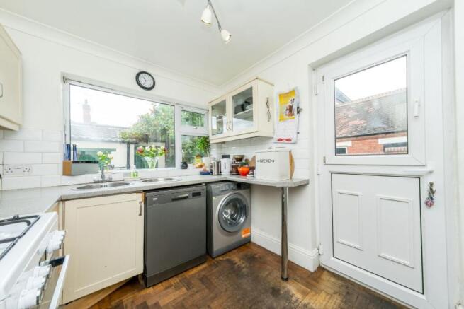 3 bed Semi-Detached for sale Image 8