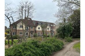 34, Matthews Lodge, Station Road, Addlestone KT15 2FB