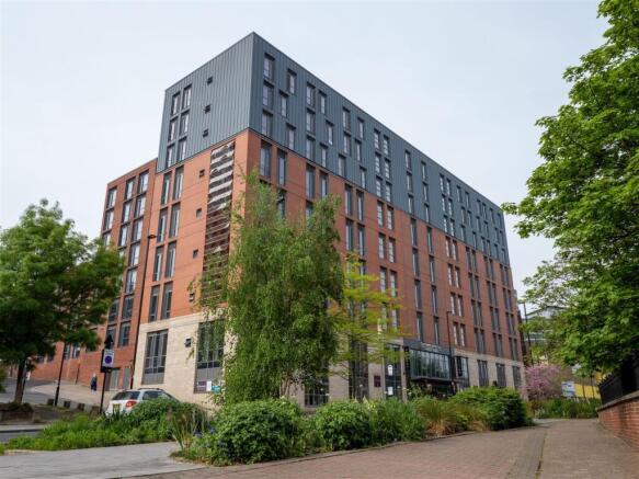 Studio to rent in sheffield