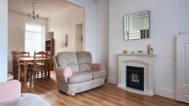 Lounge/Dining Room