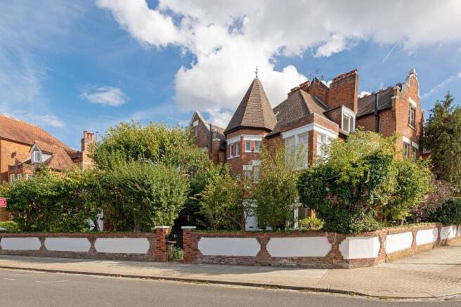 Holmbush Road