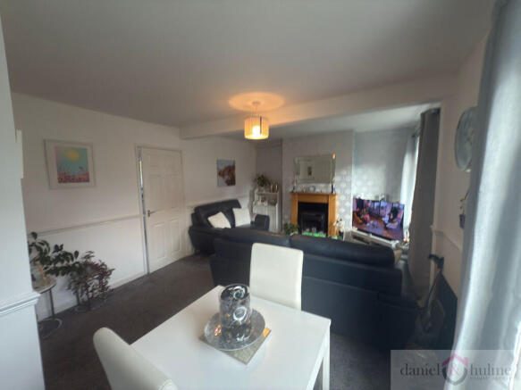 Glebeville, Leek, ST13 5QU photo 4