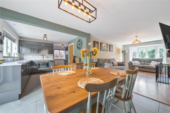 4 bed Detached for sale Image 7