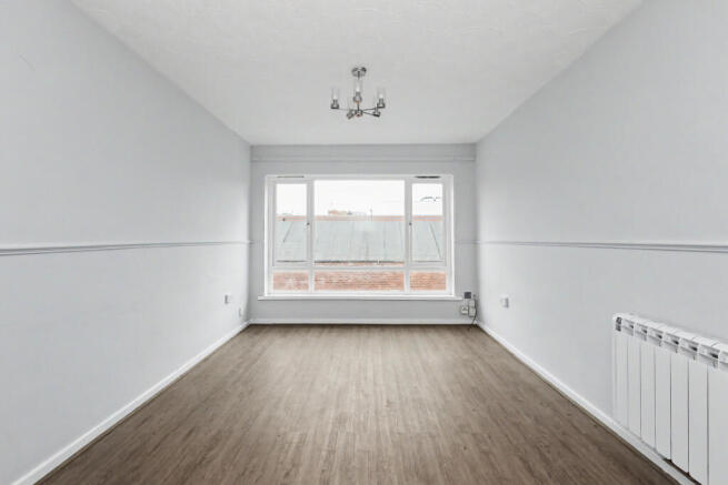 2 bed Flat for sale Image 4