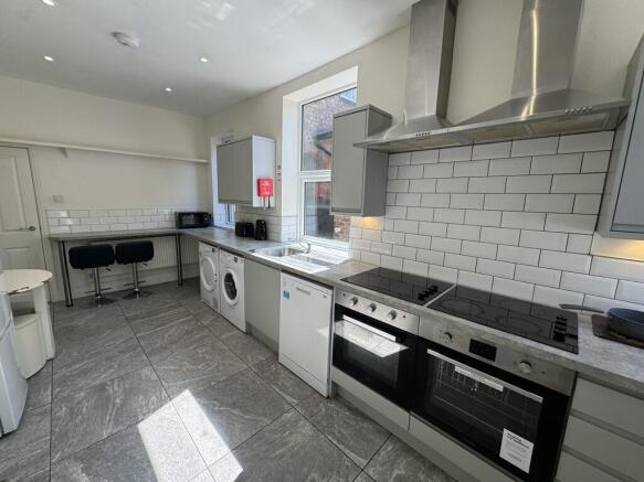 1 bed Terraced to rent Image 4