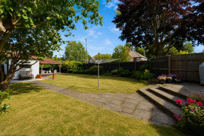 4 bed Semi-Detached for sale Image 4