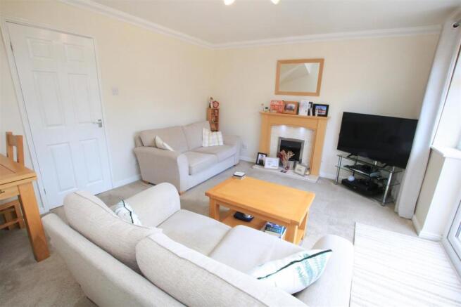 OPEN PLAN LIVING ROOM