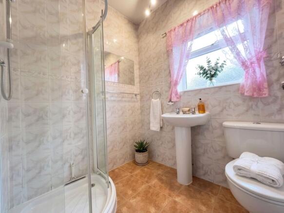 2 bed Semi-Detached Bungalow for sale Image 9