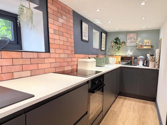 2 bed Cottage for sale Image 7