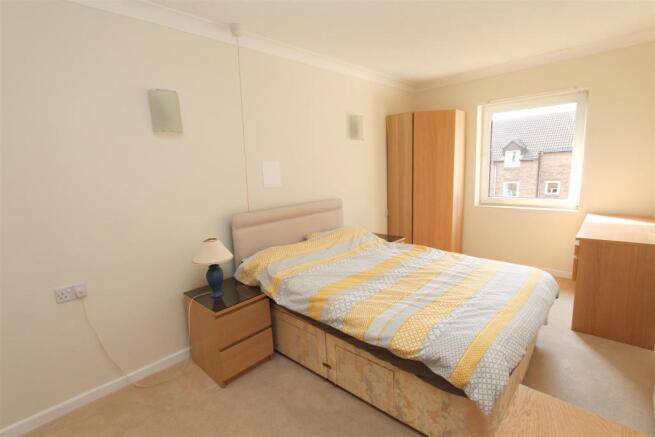 BEDROOM1.jpg