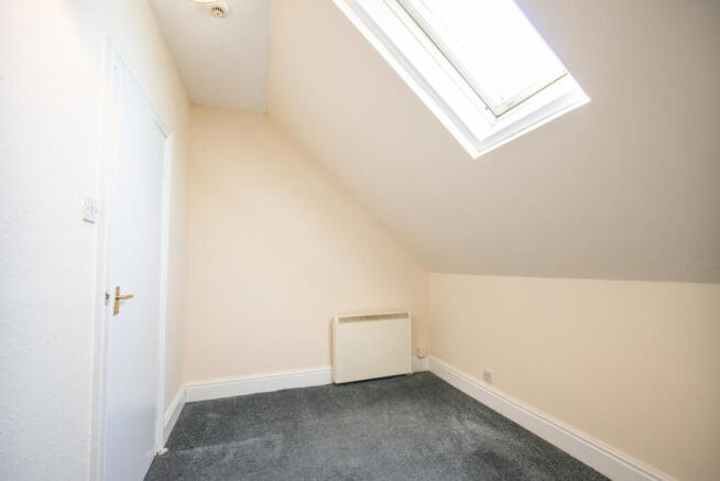 2 bed Flat to rent Image 10