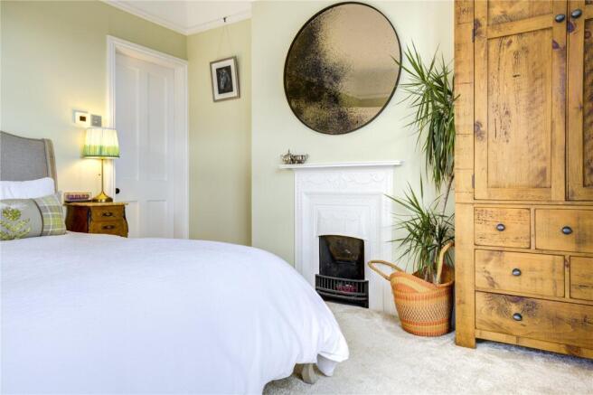 4 bed Detached for sale Image 10