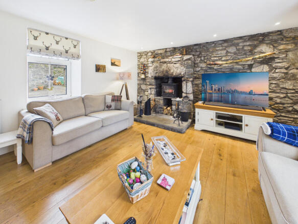 CAM03481G0-PR0147-STILL006