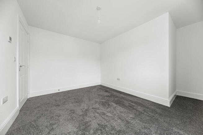 1 bed Apartment to rent Image 4