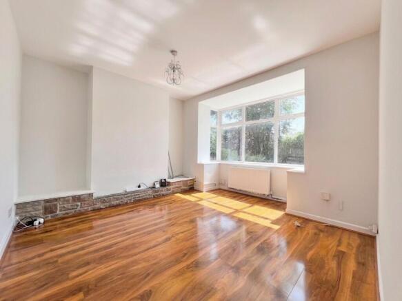 3 bed Semi-Detached to rent Image 5