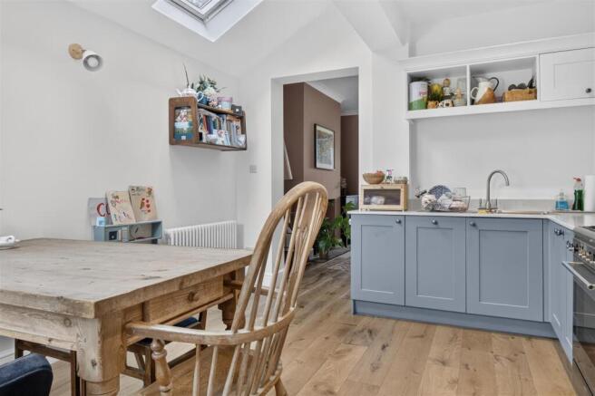 3 bed Terraced for sale Image 11