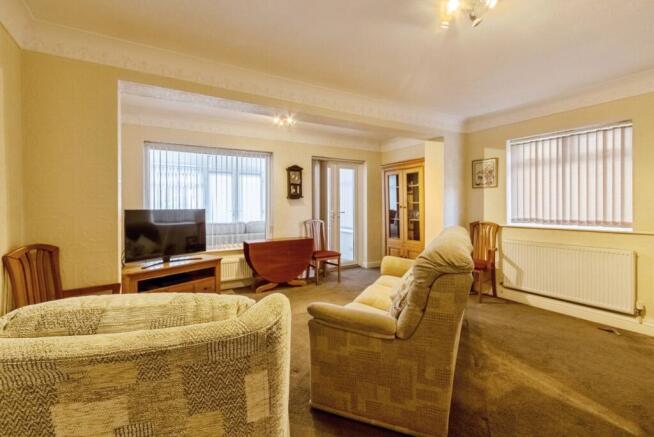 3 bed Semi-Detached for sale Image 2