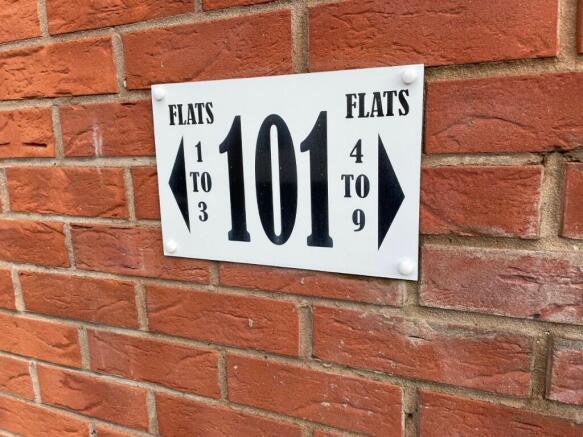 Number plaque