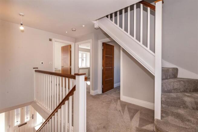 2 Abbotts Way (21).jpg