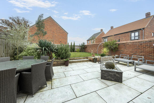 1387505-2-693c240...