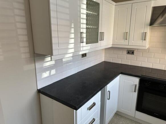 2 bed Town House to rent Image 6