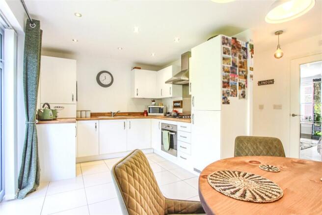 3 bed Semi-Detached for sale Image 5