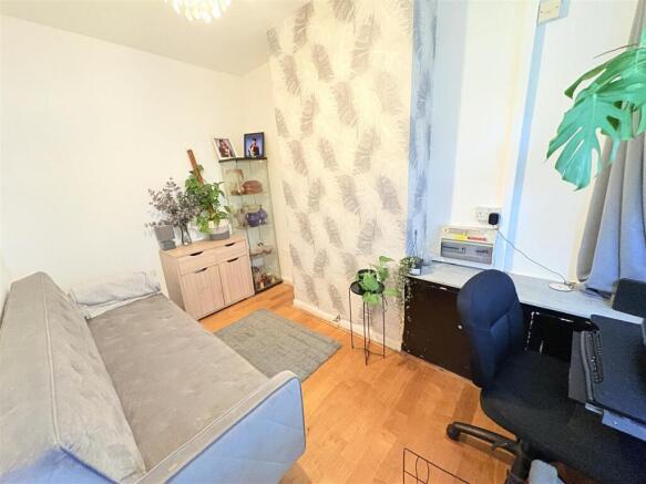 Lilac Avenue, Runcorn Road photo 4