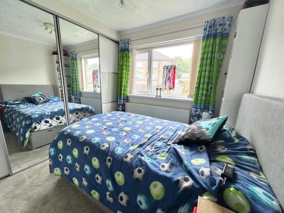 4 bed Semi-Detached for sale Image 8