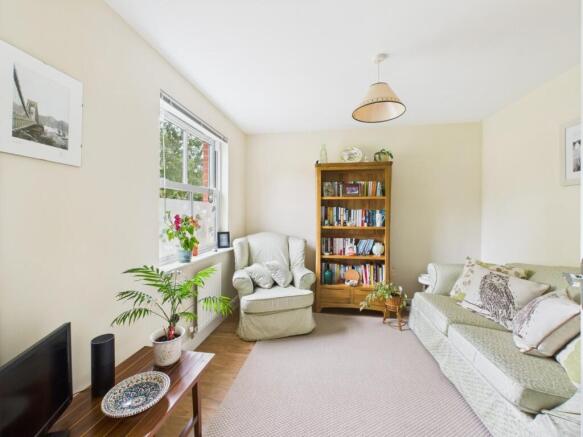 4 bed House for sale Image 6