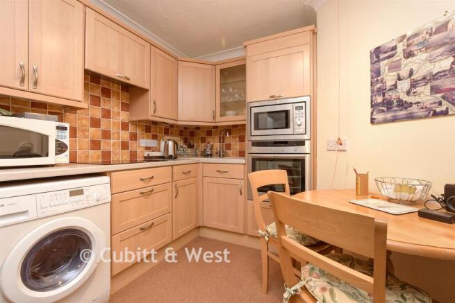 Kitchen/Breakfast Area